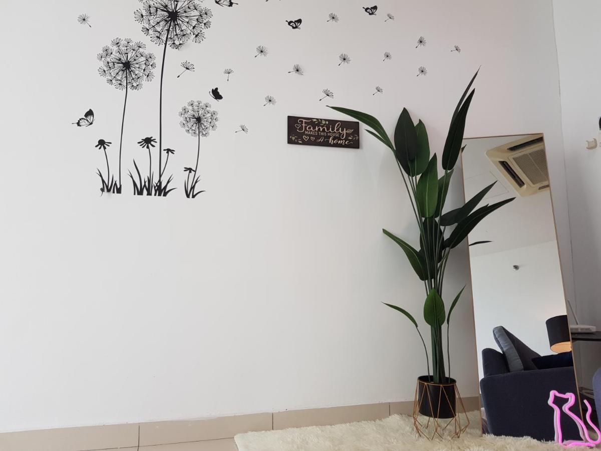 Mansion One Suite By Staycation Homestay George Town Buitenkant foto